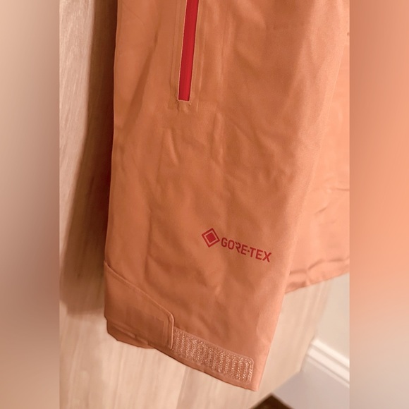 NWTs Marmot Women’s Lightray Gore-Tex Insulated Jacket. Rose Gold. Medium - Picture 8 of 16